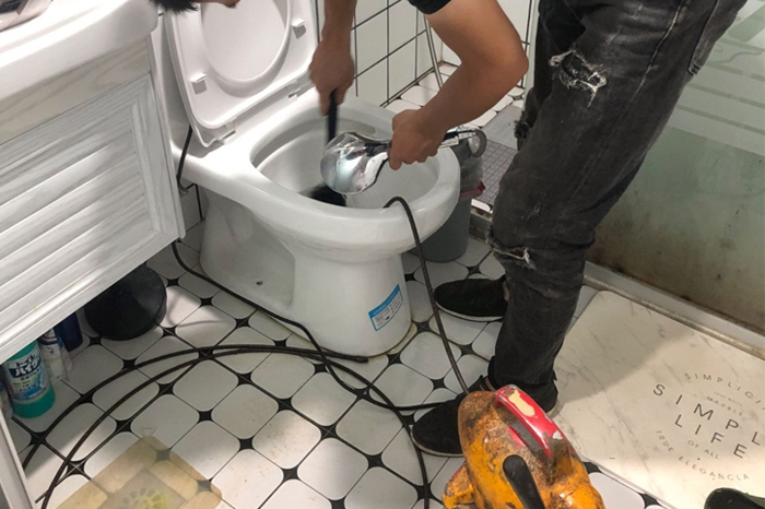 虎门港管委会疏通下水道